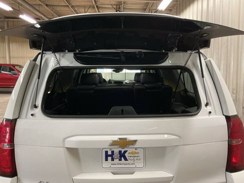 Used 2019 Chevrolet Suburban LT image 7