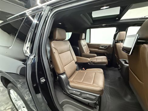 Used 2021 Chevrolet Suburban High Country AWD/4WD image 30