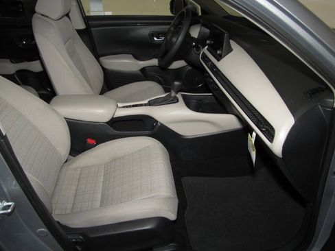 Certified 2023 Honda HR-V LX image 18