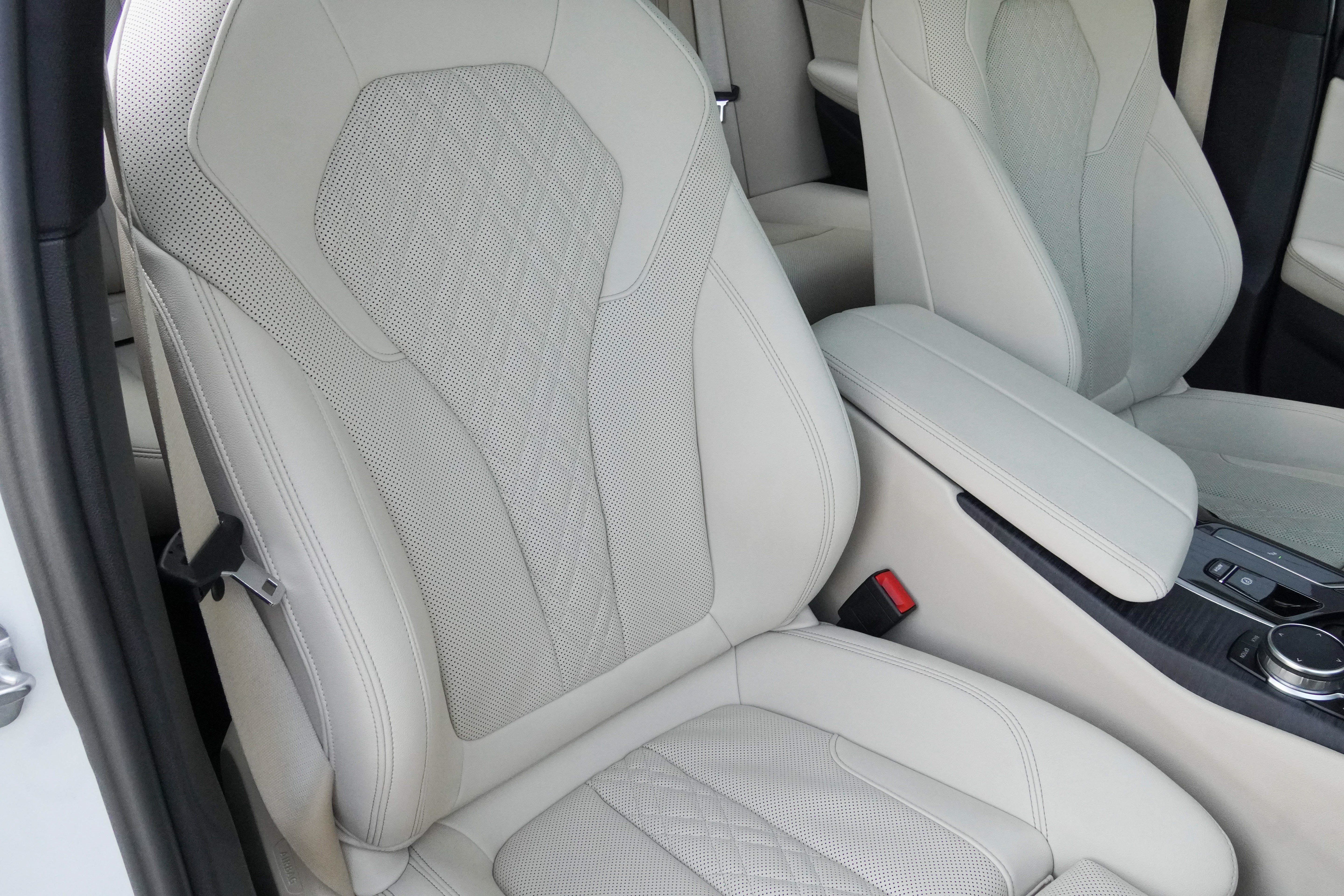 Used 2023 BMW 530i w/ Premium Package RWD image 13