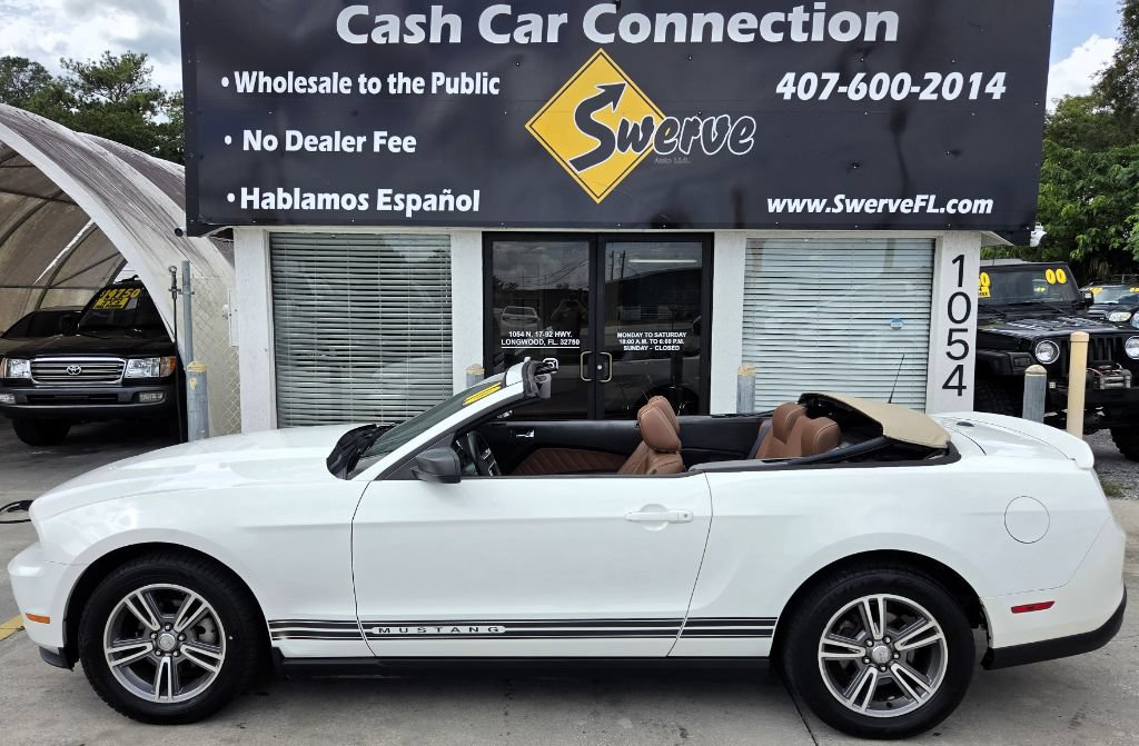 Used 2010 Ford Mustang Convertible RWD image 9