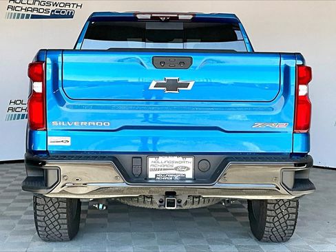 Used 2022 Chevrolet Silverado 1500 ZR2 w/ Technology Package image 3