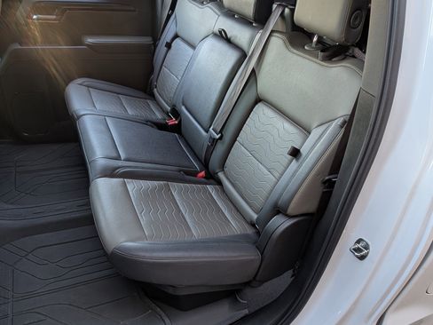 Used 2024 Chevrolet Silverado 1500 ZR2 w/ Technology Package image 18