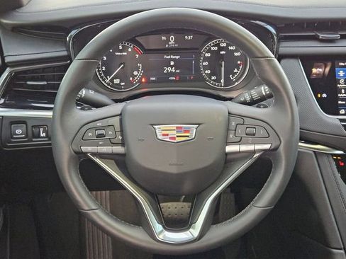 New 2025 Cadillac XT6 Luxury image 13