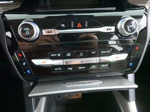 Certified 2023 Ford Explorer Limited AWD/4WD image 18