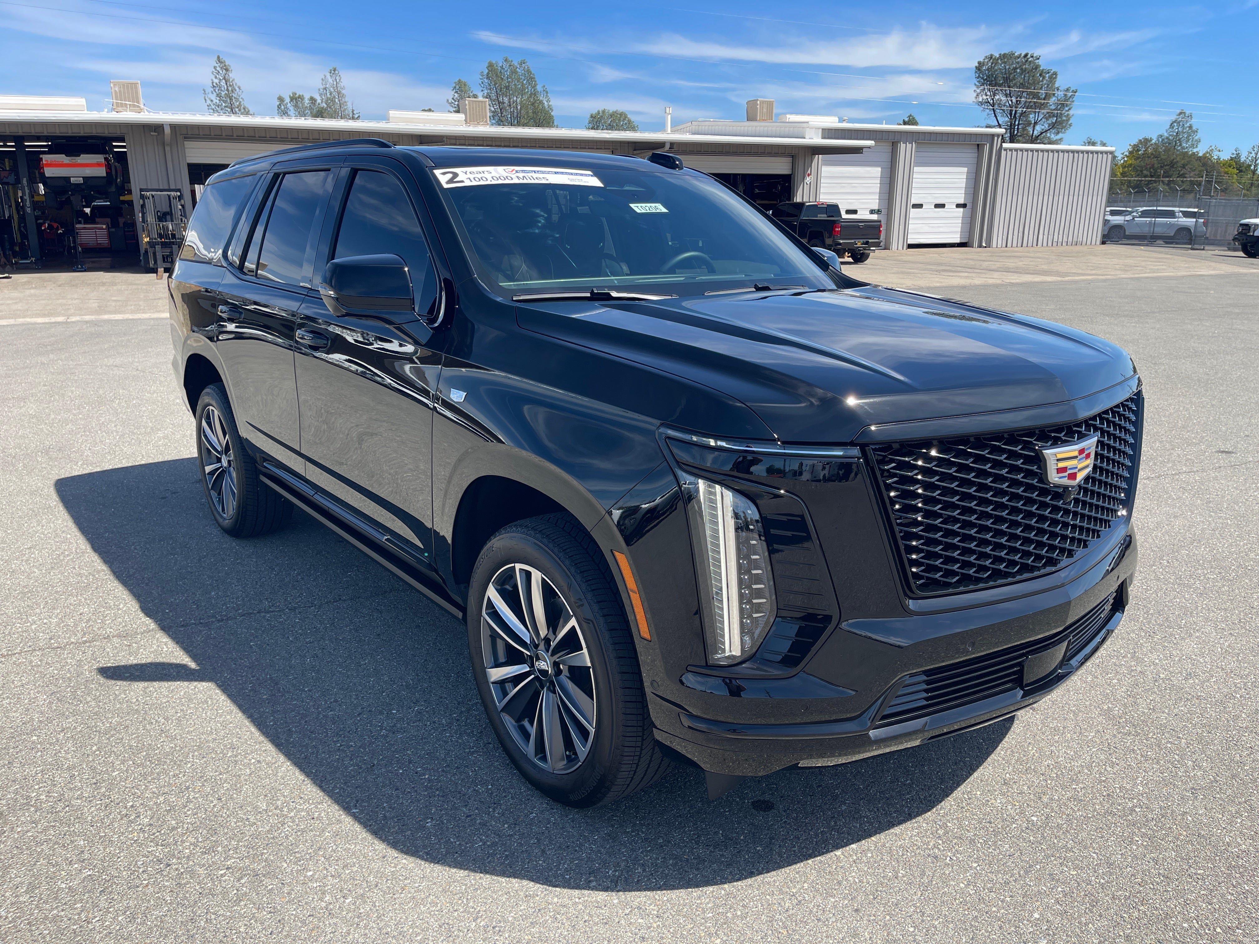 Used 2025 Cadillac Escalade Sport AWD/4WD image 3