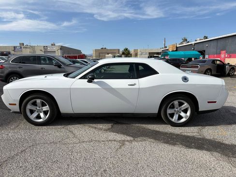 Used 2013 Dodge Challenger SXT RWD image 3