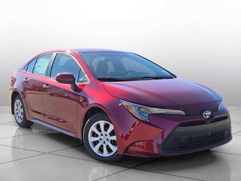 Used 2026 Toyota Corolla LE image 3