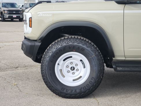 New 2026 Ford Bronco Heritage Edition AWD/4WD image 6
