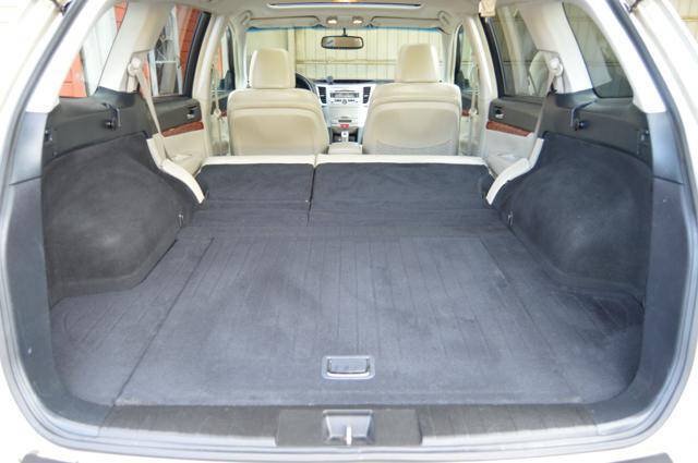Used 2010 Subaru Outback 2.5i Limited AWD/4WD image 38