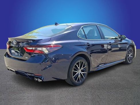 Used 2022 Toyota Camry SE FWD image 5