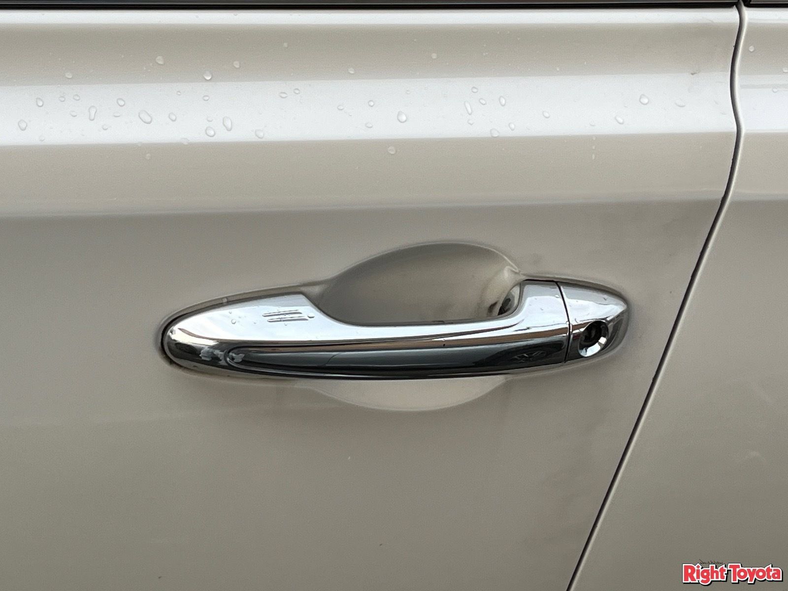 Used 2016 Toyota RAV4 Limited FWD image 10
