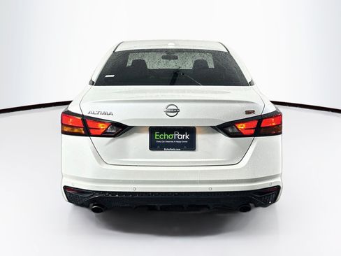 Used 2024 Nissan Altima 2.5 SR FWD image 7