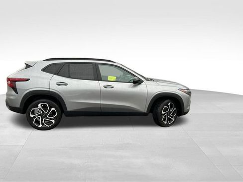 Used 2025 Chevrolet Trax RS w/ Driver Confidence Package image 18