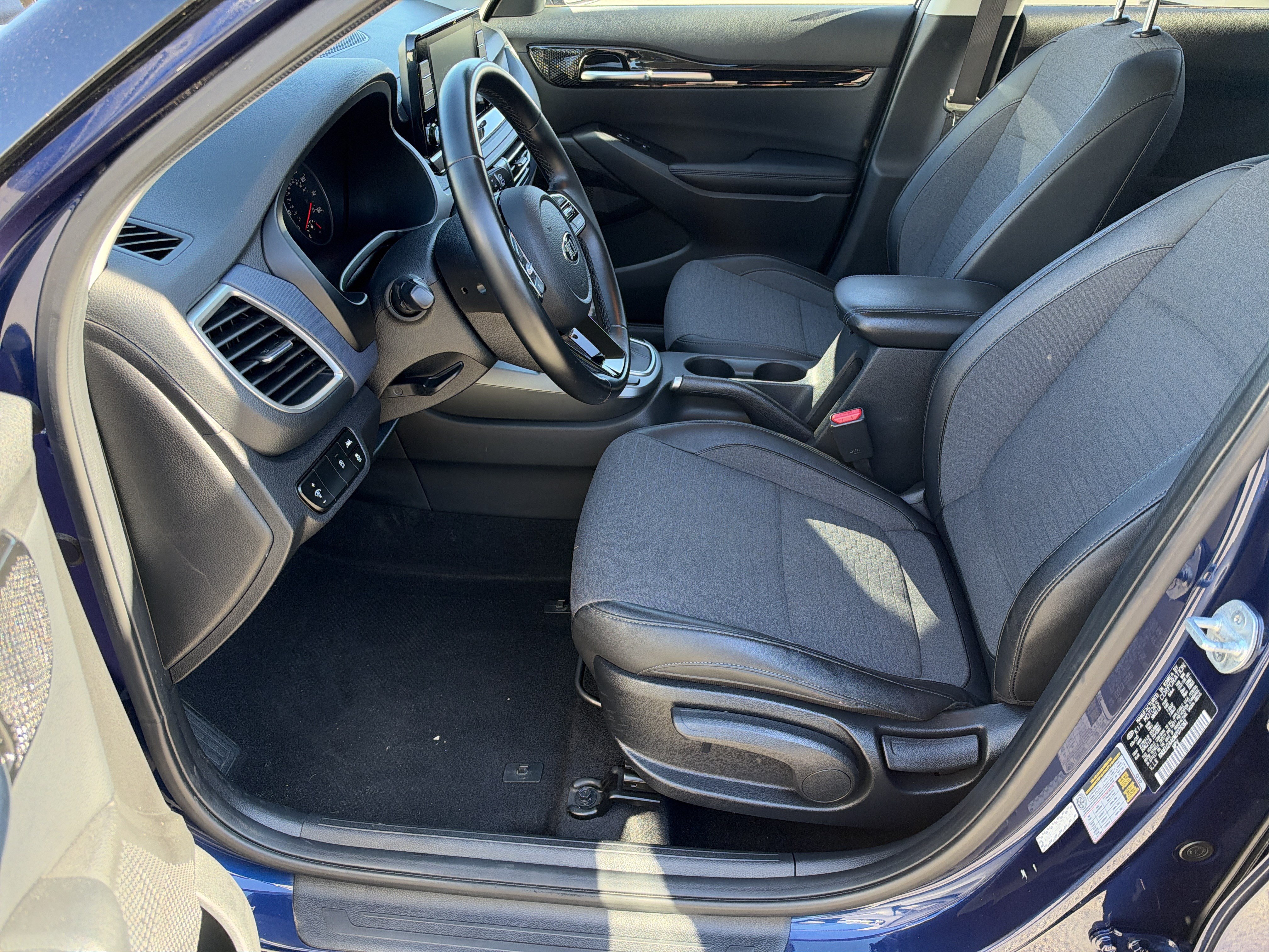 Used 2021 Kia Seltos S FWD image 11