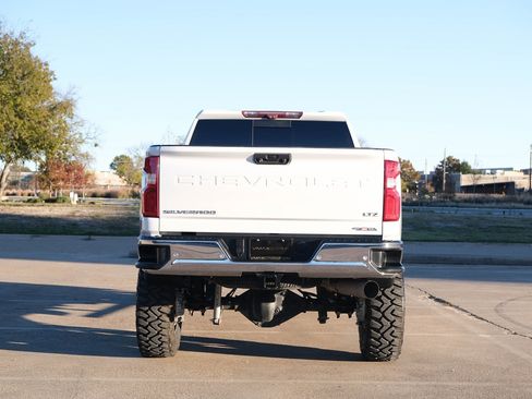 Used 2020 Chevrolet Silverado 2500 LTZ w/ LTZ Premium Package image 9