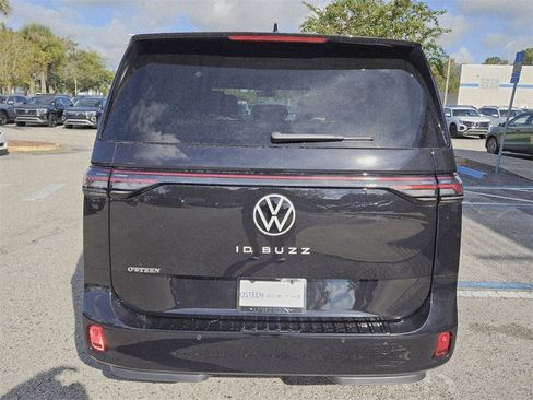 New 2025 Volkswagen ID. Buzz Pro S image 12