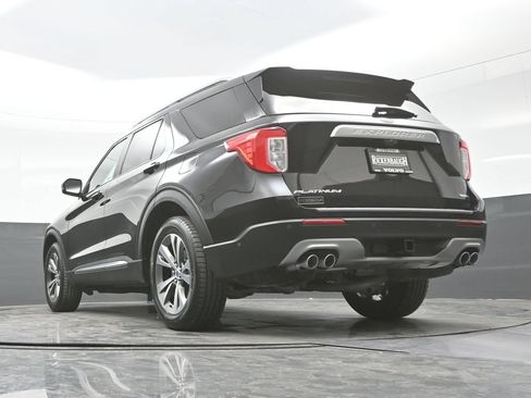 Used 2020 Ford Explorer Platinum w/ Premium Technology Package AWD/4WD image 29