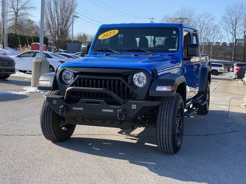 Used 2025 Jeep Gladiator Sport image 3