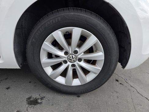 Used 2018 Volkswagen Beetle 2.0T S image 29