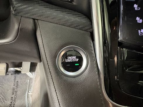 Used 2020 Cadillac Escalade Luxury AWD/4WD image 21