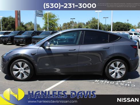 Used 2021 Tesla Model Y Long Range AWD/4WD image 2