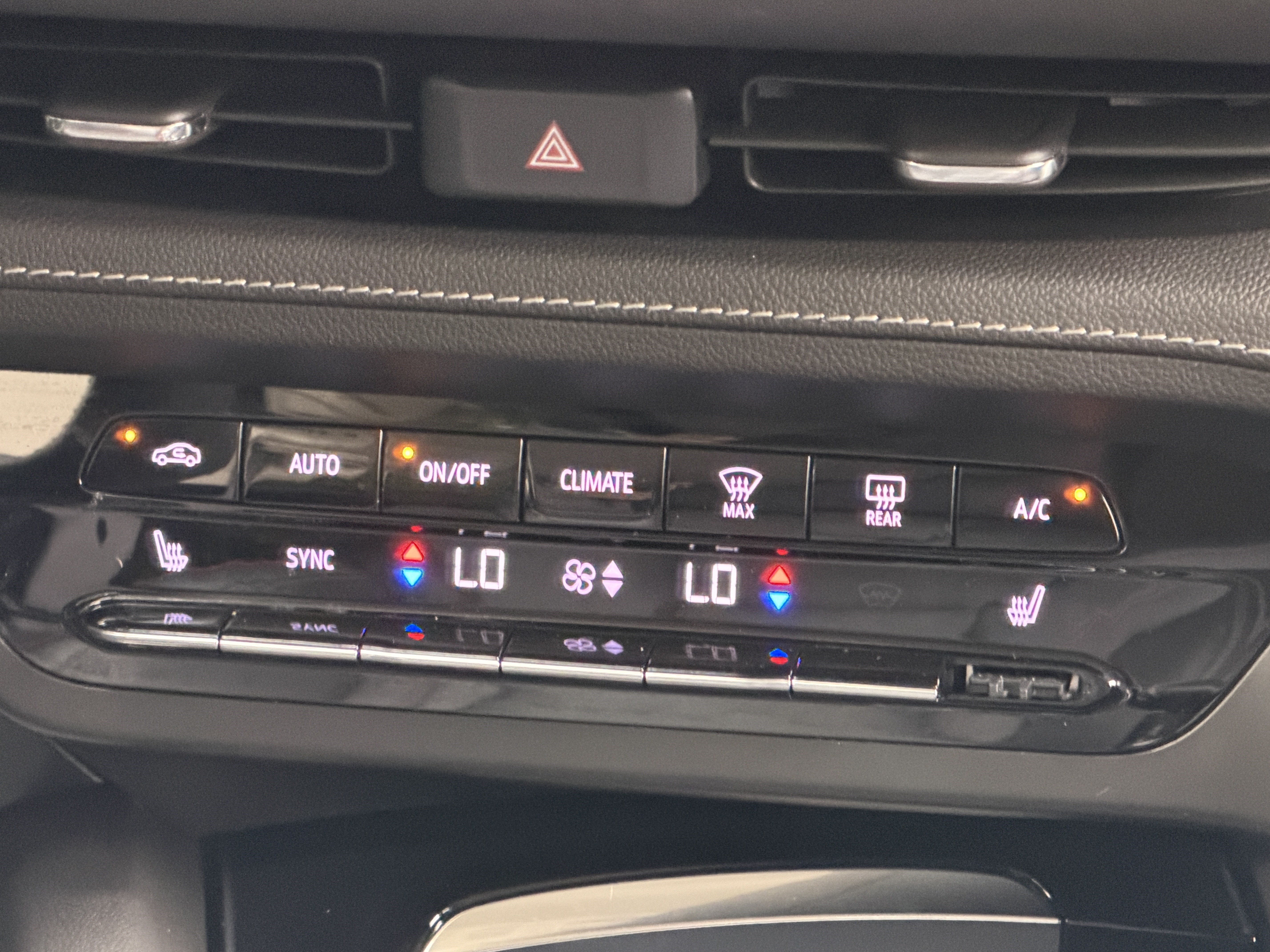 Used 2022 Buick Envision Essence w/ Technology Package I FWD image 23