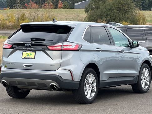 Used 2024 Ford Edge Titanium image 4