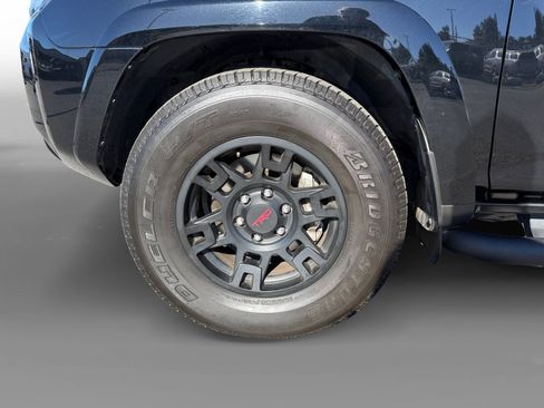 Used 2023 Toyota 4Runner SR5 Premium w/ Moonroof Package RWD image 9