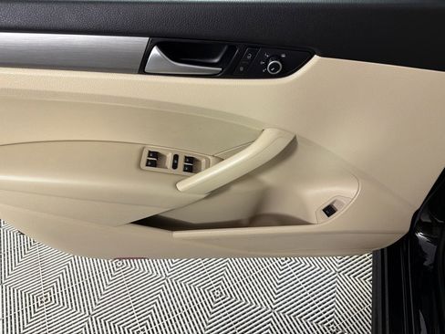 Used 2015 Volkswagen Passat TDI SE image 10