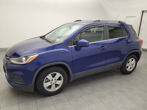 Used 2017 Chevrolet Trax LT FWD image 2