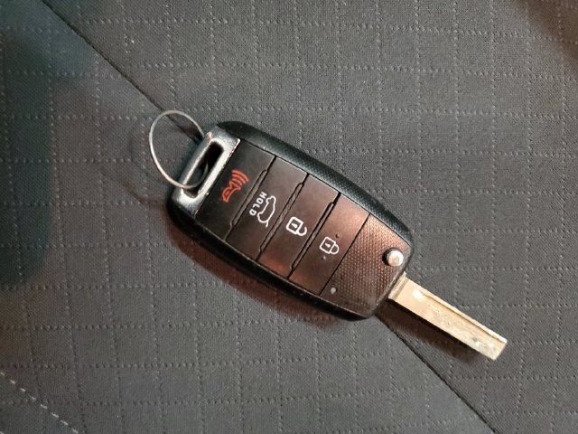 Used 2020 Kia Sorento L FWD image 31