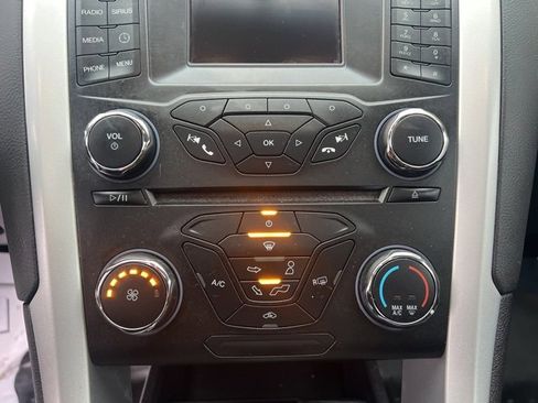 Used 2015 Ford Fusion SE image 28