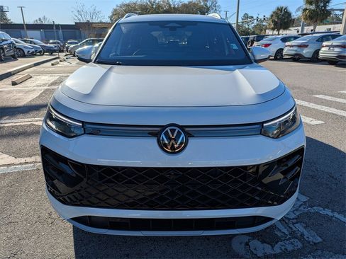 Certified 2026 Volkswagen Tiguan SEL R-Line image 9