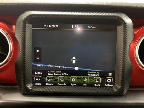 Used 2022 Jeep Gladiator Rubicon w/ LED Lighting Group AWD/4WD image 7