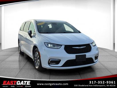 Used 2023 Chrysler Pacifica Touring-L