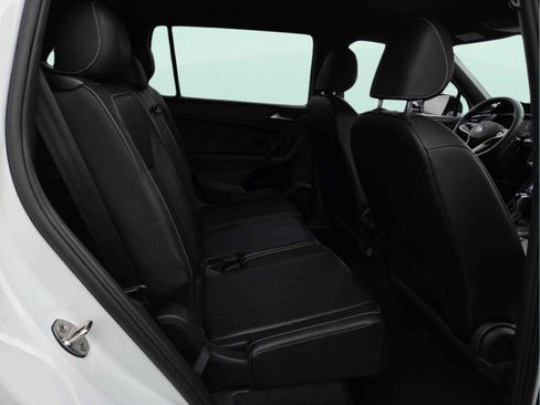 Used 2022 Volkswagen Tiguan SE R-Line image 16