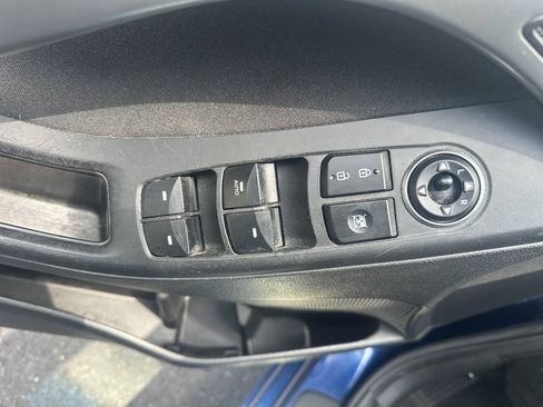 Used 2015 Hyundai Elantra SE w/ Option Group 03 FWD image 17