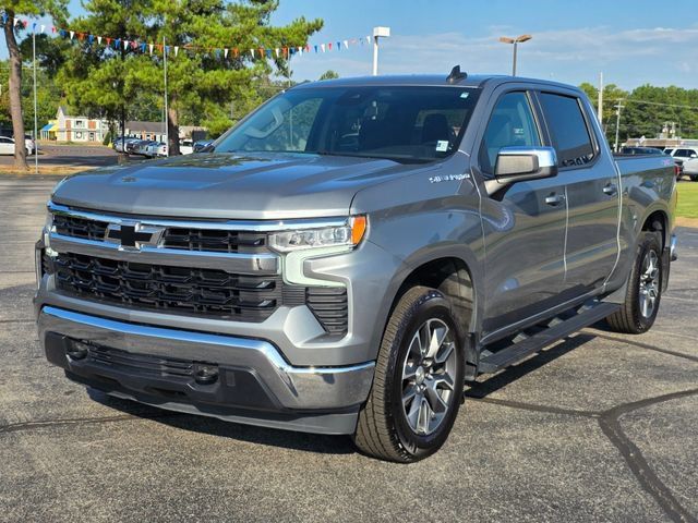 Used 2024 Chevrolet Silverado 1500 LT AWD/4WD image 5