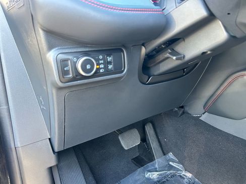 Used 2025 Ford Explorer ST-Line w/ ST-Line Street Pack image 21