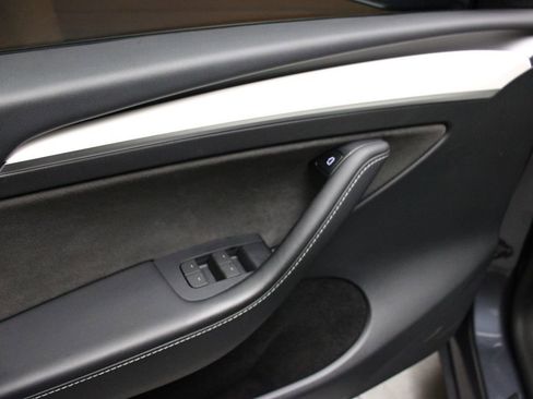 Used 2023 Tesla Model Y Long Range image 24