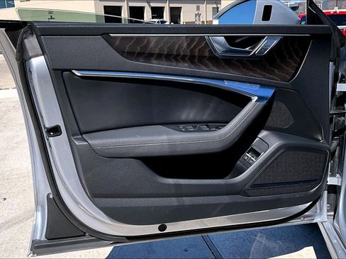 Used 2021 Audi A7 e Prestige w/ Prestige Package image 21