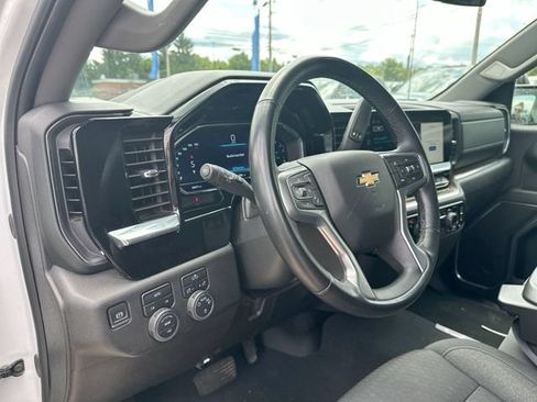 Used 2025 Chevrolet Silverado 1500 LT AWD/4WD image 13
