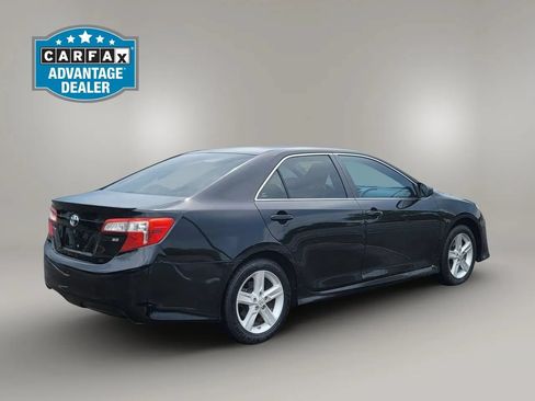 Used 2014 Toyota Camry SE FWD image 5