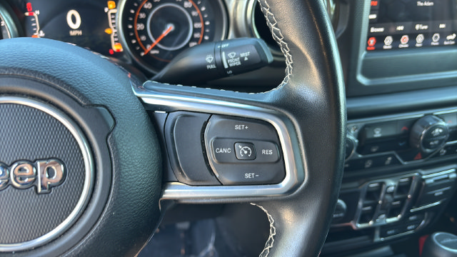 Used 2020 Jeep Gladiator Overland w/ Safety Group AWD/4WD image 24