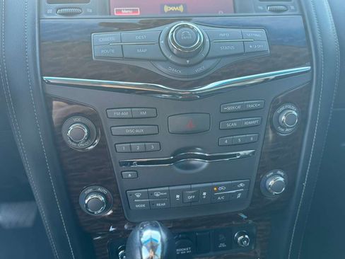 Used 2017 Nissan Armada Platinum w/ Interior Lighting Package AWD/4WD image 17