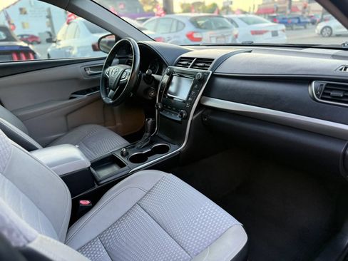 Used 2015 Toyota Camry SE FWD image 21