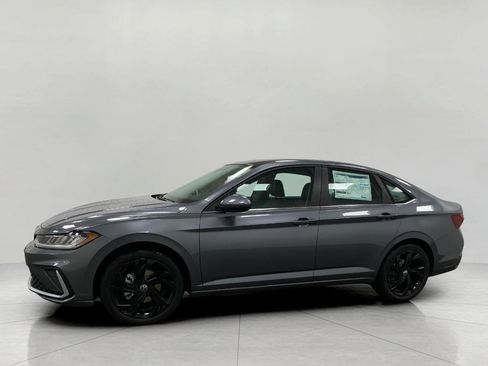 New 2026 Volkswagen Jetta SE image 7