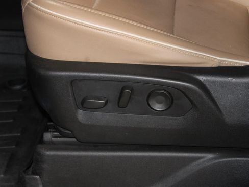 Used 2021 Chevrolet Tahoe Premier w/ Premium Package AWD/4WD image 19