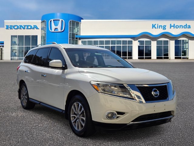 Used 2015 Nissan Pathfinder SV w/ Trailer Tow Package FWD image 5
